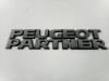 Emblem van een Peugeot Partner, Lieferwagen, 1996 / 2015 2008