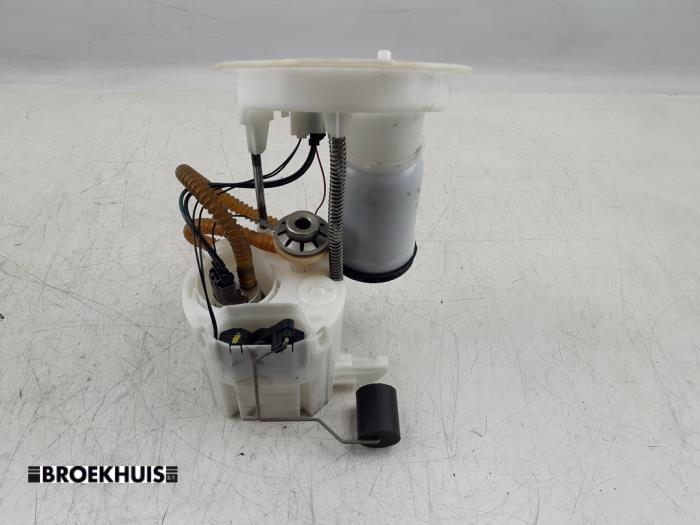 Electric fuel pump from a BMW 3 serie (F30) 328i 2.0 16V 2012