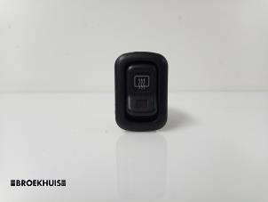 Usados Interruptor de calefactor luneta Daihatsu Cuore (L251/271/276) 1.0 12V DVVT Precio € 5,00 Norma de margen ofrecido por Autobedrijf Broekhuis B.V.