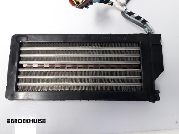 Heating element from a Peugeot 307 (3A/C/D) 2.0 HDi 135 16V FAP 2004
