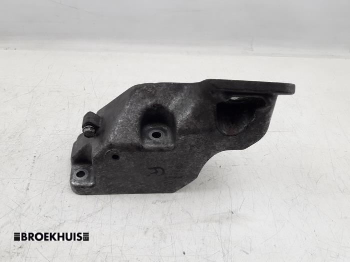 Used Engine mount Landrover Range Rover Sport (LS) 4.2 V8 32V Supercharged Price € 75,00 Margin scheme offered by Autobedrijf Broekhuis B.V.
