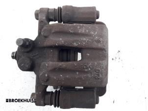 Used Rear brake calliper, right Hyundai iX35 (LM) 1.6 GDI 16V Price € 35,00 Margin scheme offered by Autobedrijf Broekhuis B.V.