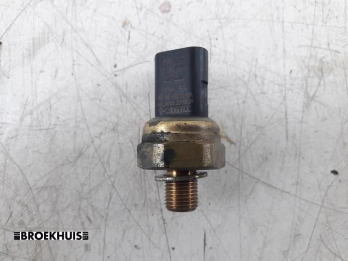 Gebrauchte Öldrucksensor Volkswagen Golf VII (AUA) 1.0 TSI 12V BlueMotion Preis € 20,00 Margenregelung angeboten von Autobedrijf Broekhuis B.V.