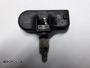 Used Tyre pressure sensor Peugeot 307 SW (3H) 1.6 HDi 16V Price on request offered by Autobedrijf Broekhuis B.V.
