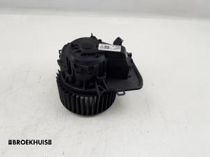 Used Heating and ventilation fan motor Volkswagen Transporter T6 2.0 TDI 150 Price € 48,40 Inclusive VAT offered by Autobedrijf Broekhuis B.V.