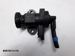 Usados Válvula de sobrepresión turbo Peugeot 206 (2A/C/H/J/S) 2.0 XS,XT HDi Precio € 10,00 Norma de margen ofrecido por Autobedrijf Broekhuis B.V.