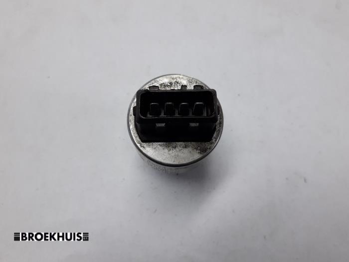 Begagnade Trycksensor, luftkonditionering Peugeot 206 (2A/C/H/J/S) 1.4 XR,XS,XT,Gentry Pris € 10,00 Marginaltabell erbjuds av Autobedrijf Broekhuis B.V.