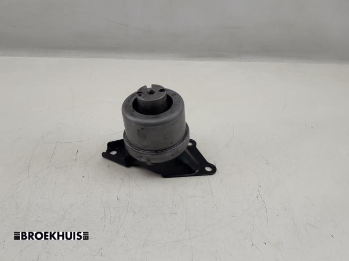 Usagé Support moteur Volkswagen Transporter T6 2.0 TDI 150 Prix € 36,30 Prix TTC proposé par Autobedrijf Broekhuis B.V.