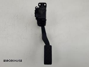 Used Accelerator pedal Volkswagen Transporter T6 2.0 TDI 150 Price € 24,20 Inclusive VAT offered by Autobedrijf Broekhuis B.V.