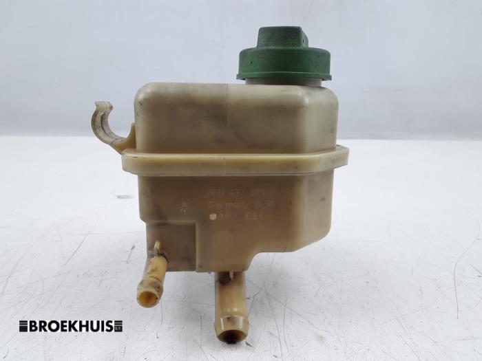 Begagnade Styrservotank Volkswagen Transporter T6 2.0 TDI 150 Pris € 18,15 Inklusive moms erbjuds av Autobedrijf Broekhuis B.V.