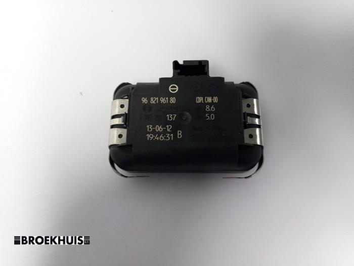 Begagnade Regnsensor Fiat Scudo (270) 2.0 D Multijet Pris € 36,30 Inklusive moms erbjuds av Autobedrijf Broekhuis B.V.