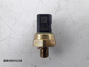 Usados Sensor de presión de aceite Skoda Superb Combi (3V5) 2.0 TDI Precio € 20,00 Norma de margen ofrecido por Autobedrijf Broekhuis B.V.