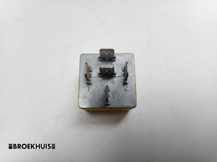 Relay Peugeot Expert 1.9TD 03701 Autobedrijf Broekhuis B.V.