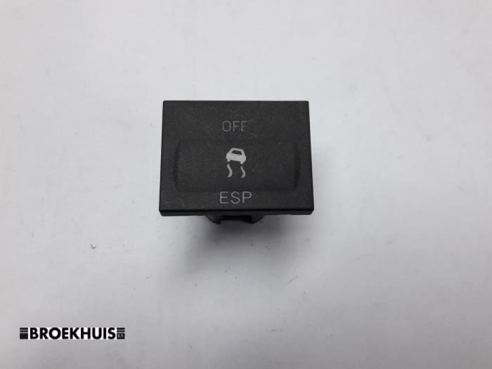 Usados Interruptor ESP Ford Transit 2.4 TDCi 16V Precio € 9,08 IVA incluido ofrecido por Autobedrijf Broekhuis B.V.