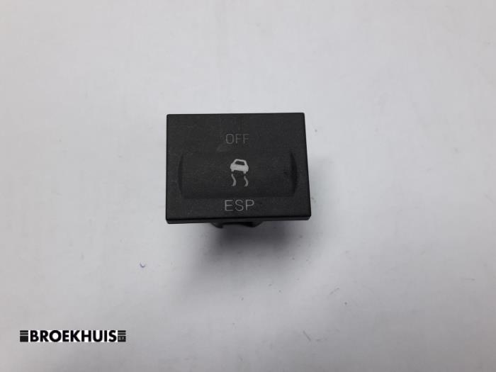 Usados Interruptor ESP Ford Transit 2.2 TDCi 16V Precio € 12,10 IVA incluido ofrecido por Autobedrijf Broekhuis B.V.