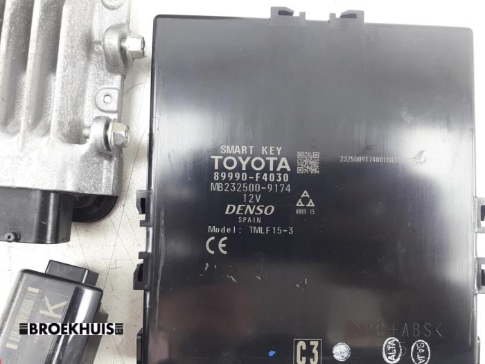Ordinateur d'admission d'un Toyota C-HR (X1,X5) 1.8 16V Hybrid 2018