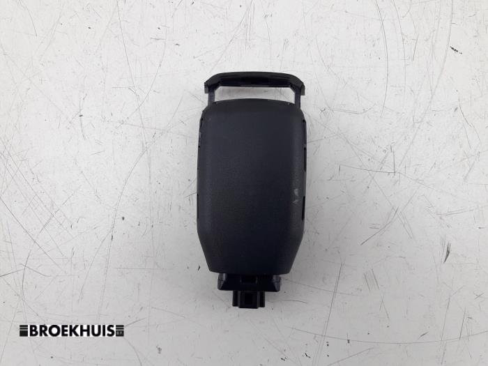 Begagnade Regnsensor Mazda CX-30 (DM) 2.0 e-SkyActiv X 186 M Hybrid 16V Pris € 80,00 Marginaltabell erbjuds av Autobedrijf Broekhuis B.V.