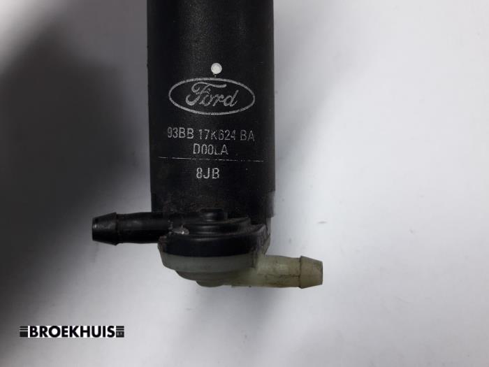 Windscreen washer pump from a Ford Ka I 1.3i 1999