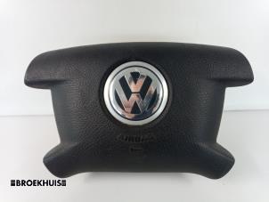 Usados Airbag izquierda (volante) Volkswagen Multivan T5 (7E/7HC/7HF/7HM) 1.9 TDi Precio € 42,35 IVA incluido ofrecido por Autobedrijf Broekhuis B.V.