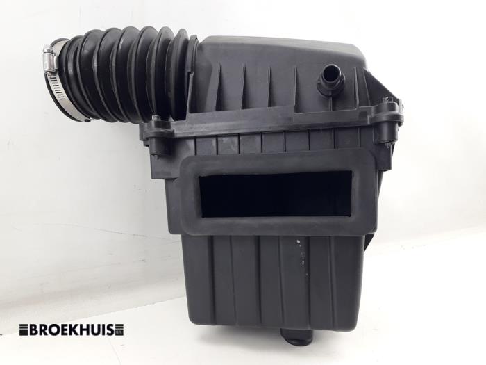 Gebrauchte Luftfiltergehäuse Chrysler Pacifica 3.6 V6 24V Preis € 60,00 Margenregelung angeboten von Autobedrijf Broekhuis B.V.