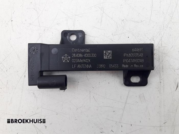 Używane Keyless Entry-Antena Chrysler Pacifica 3.6 V6 24V Cena € 7,50 Procedura marży oferowane przez Autobedrijf Broekhuis B.V.