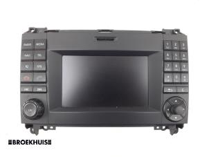 Used Navigation system Volkswagen Crafter 2.0 BiTDI Price € 423,50 Inclusive VAT offered by Autobedrijf Broekhuis B.V.