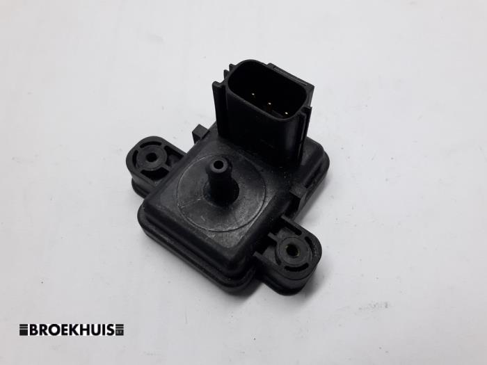 Vacuum valve from a Ford Focus 1 Wagon 1.8 TDCi 100 2004