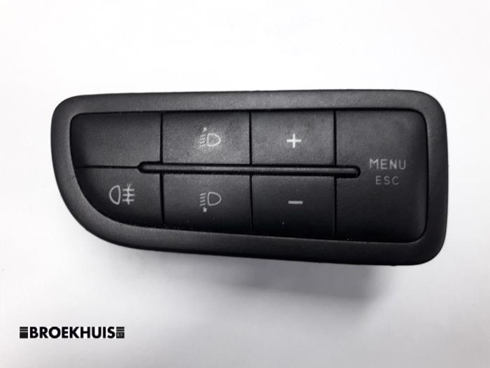 Używane Przelacznik Citroen Nemo (AA) 1.4 HDi 70 Cena € 10,00 Procedura marży oferowane przez Autobedrijf Broekhuis B.V.