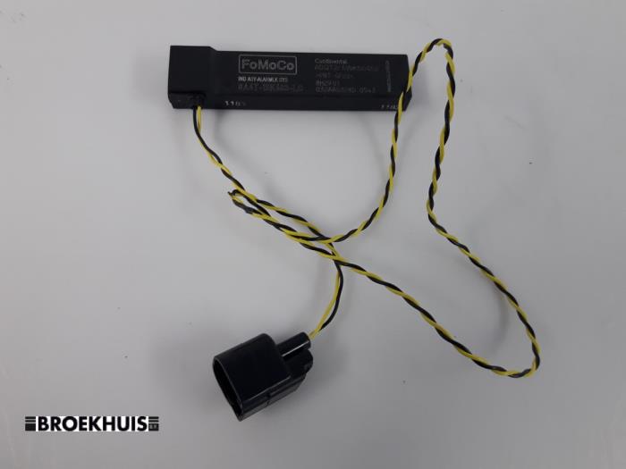 Używane Antena Ford Fiesta 7 1.1 Ti-VCT 12V 70 Cena € 15,00 Procedura marży oferowane przez Autobedrijf Broekhuis B.V.