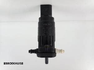 Used Windscreen washer pump Volkswagen Passat Variant (3G5) 1.6 TDI 16V Price € 5,00 Margin scheme offered by Autobedrijf Broekhuis B.V.