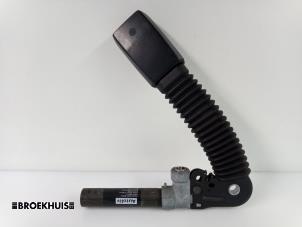Used Seatbelt tensioner, right BMW 3 serie (E46/4) 318d 16V Price € 20,00 Margin scheme offered by Autobedrijf Broekhuis B.V.