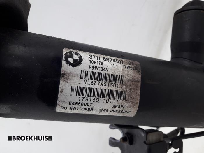 Front shock absorber rod, left from a BMW 3 serie (F30) 320i 2.0 16V 2018