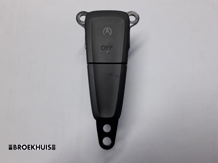 Używane Przelacznik Start/Stop Ford Focus 3 Wagon 1.0 Ti-VCT EcoBoost 12V 100 Cena € 15,00 Procedura marży oferowane przez Autobedrijf Broekhuis B.V.