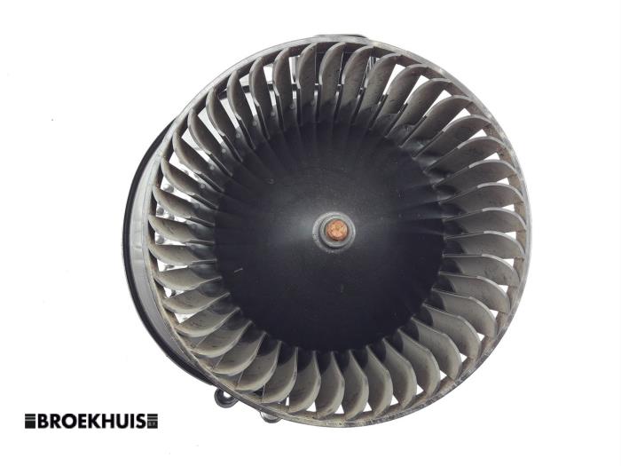 Motor de ventilador de calefactor de un BMW 3 serie (F30) 320i 2.0 16V 2018