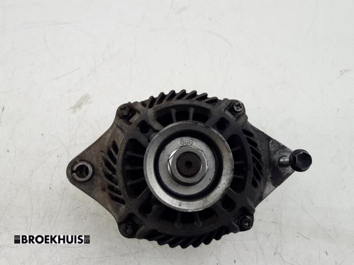 Dynamo van een Suzuki Grand Vitara II (JT) 2.0 16V 2008