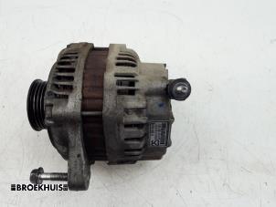 Dynamo van een Suzuki Grand Vitara II (JT) 2.0 16V 2008