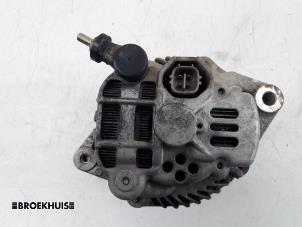 Dynamo van een Suzuki Grand Vitara II (JT) 2.0 16V 2008
