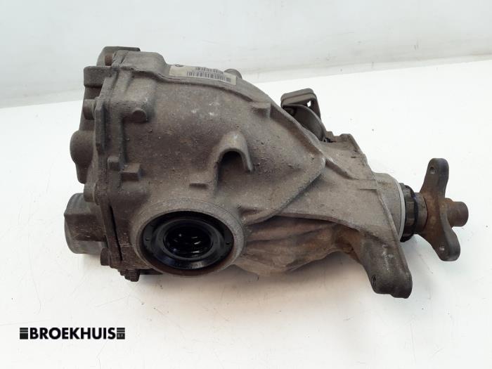 Rear differential from a BMW 5 serie Touring (F11) 520d 16V 2014