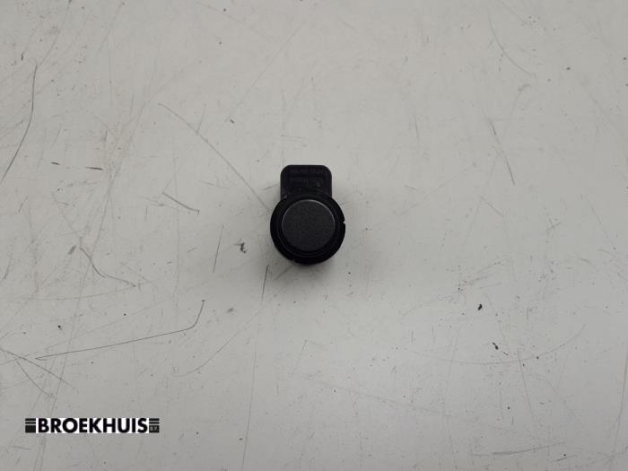 Usados Sensor PDC BMW 5 serie Touring (F11) 520d 16V Precio € 20,00 Norma de margen ofrecido por Autobedrijf Broekhuis B.V.