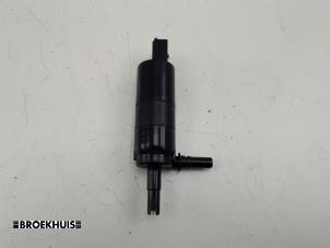 Used Headlight washer pump BMW 5 serie Touring (F11) 520d 16V Price € 20,00 Margin scheme offered by Autobedrijf Broekhuis B.V.
