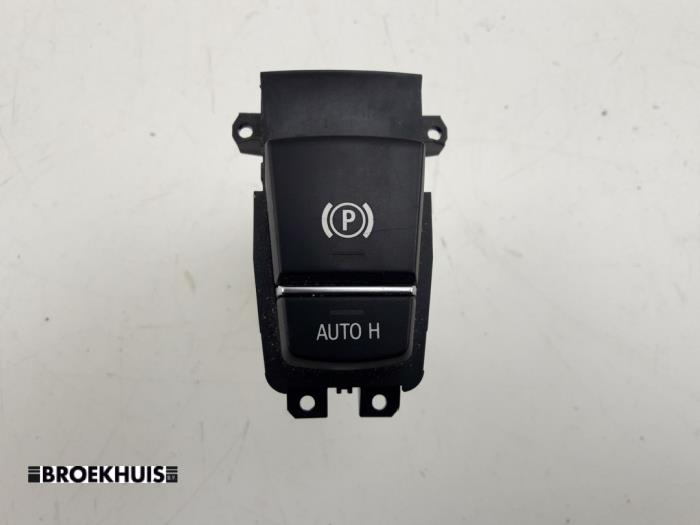 Gebrauchte Handbremse Schalter BMW 5 serie Touring (F11) 520d 16V Preis € 20,00 Margenregelung angeboten von Autobedrijf Broekhuis B.V.