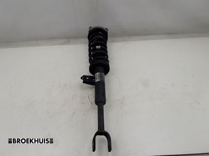 Front shock absorber rod, right from a BMW 5 serie Touring (F11) 520d 16V 2014