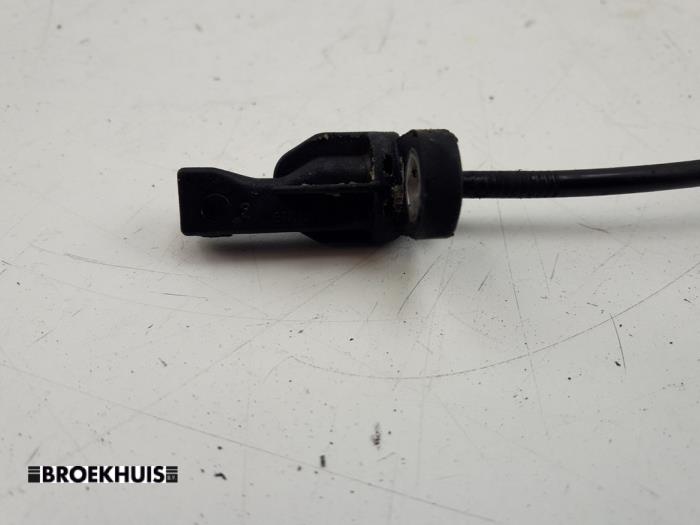 ABS Sensor from a BMW 3 serie Touring (F31) 320d 2.0 16V 2013