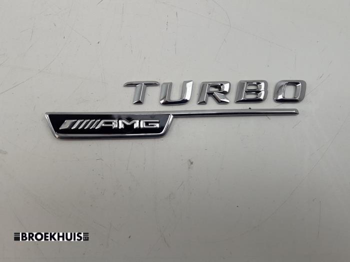 Używane Emblemat Mercedes GLA AMG (156.9) 2.0 45 AMG Turbo 16V Cena € 25,00 Procedura marży oferowane przez Autobedrijf Broekhuis B.V.