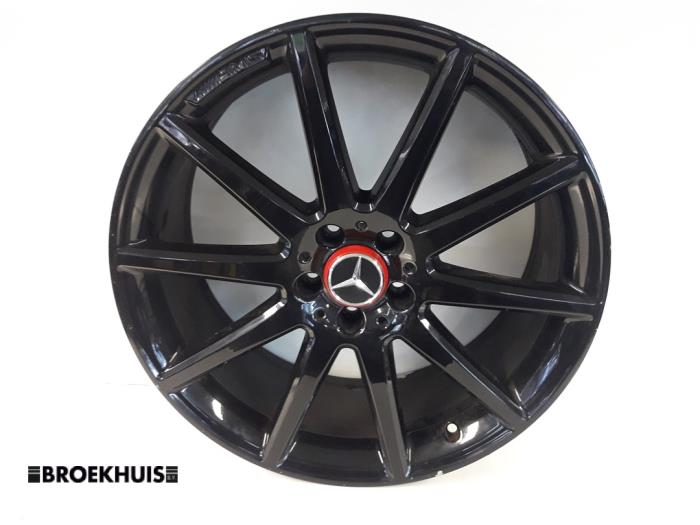 Używane Obrecz Mercedes GLA AMG (156.9) 2.0 45 AMG Turbo 16V Cena € 350,00 Procedura marży oferowane przez Autobedrijf Broekhuis B.V.