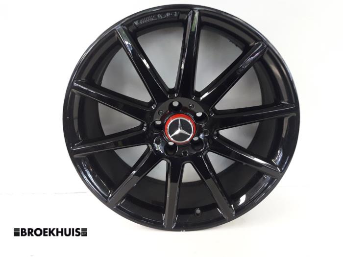Używane Obrecz Mercedes GLA AMG (156.9) 2.0 45 AMG Turbo 16V Cena € 350,00 Procedura marży oferowane przez Autobedrijf Broekhuis B.V.