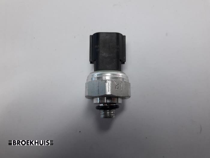 Begagnade Trycksensor, luftkonditionering Hyundai i20 1.2i 16V Pris € 10,00 Marginaltabell erbjuds av Autobedrijf Broekhuis B.V.