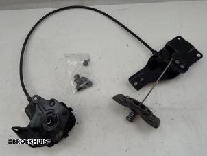 Used Spare wheel lift mechanism Renault Master IV (MA/MB/MC/MD/MH/MF/MG/MH) 2.3 dCi 135 16V FWD Price € 211,75 Inclusive VAT offered by Autobedrijf Broekhuis B.V.