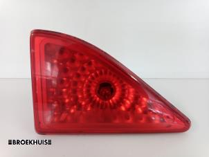 Used Third brake light Renault Master IV (MA/MB/MC/MD/MH/MF/MG/MH) 2.3 dCi 135 16V FWD Price € 48,40 Inclusive VAT offered by Autobedrijf Broekhuis B.V.