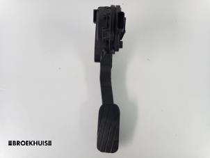 Used Accelerator pedal Renault Master IV (MA/MB/MC/MD/MH/MF/MG/MH) 2.3 dCi 135 16V FWD Price € 48,40 Inclusive VAT offered by Autobedrijf Broekhuis B.V.